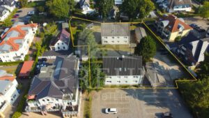 2 Mehrfamilienhäuser auf großem Grundstück zum Verkauf