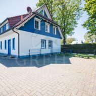 dreistöckige Haushälfte in ruhiger Wohnlage