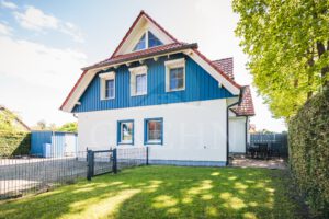 dreistöckige Haushälfte in ruhiger Wohnlage
