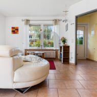 offenes Wohnzimmer mit Kaminofen